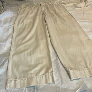 Women off white pants